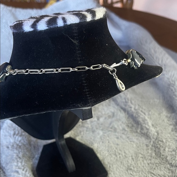 Elegant Silver and Gray Women's Necklace - Picture 2 of 3